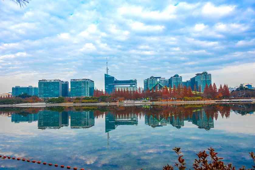 Discover location header image